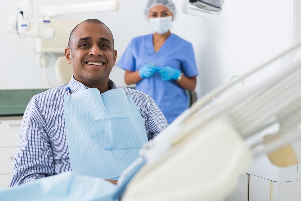 The Differences Between A General And Emergency Dentist